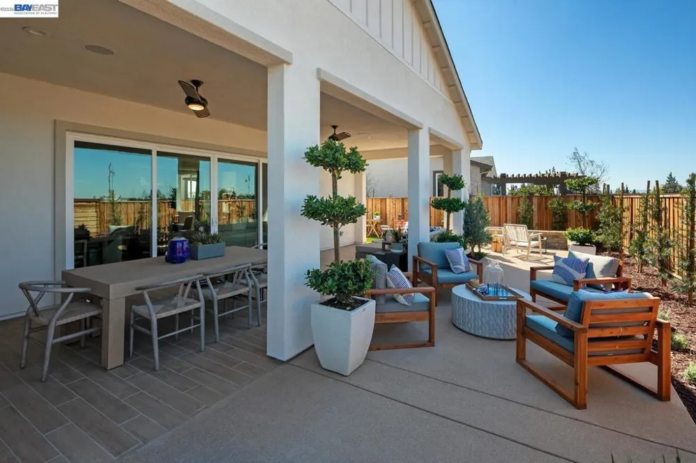 927 Conrad Street Manteca, CA 95336