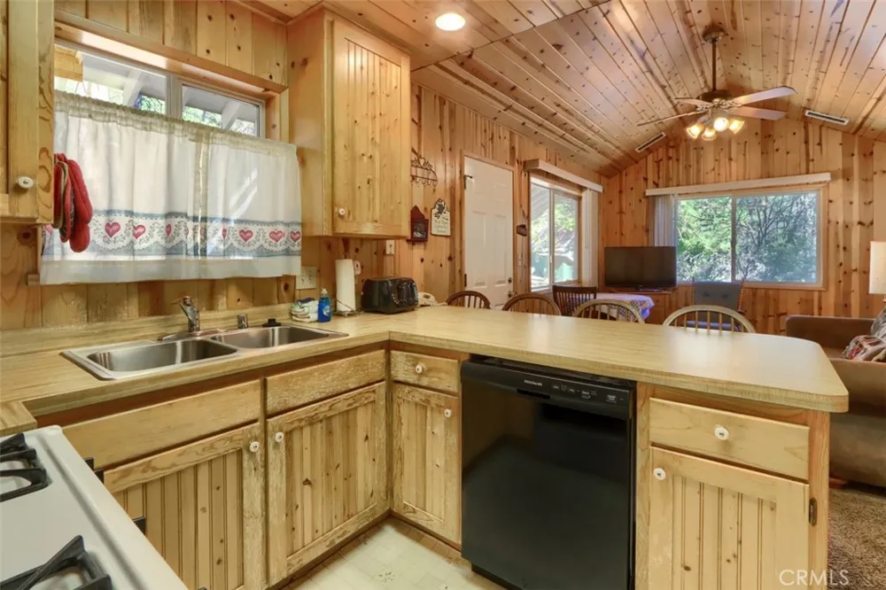 2701 Spelt Yosemite, CA 95389