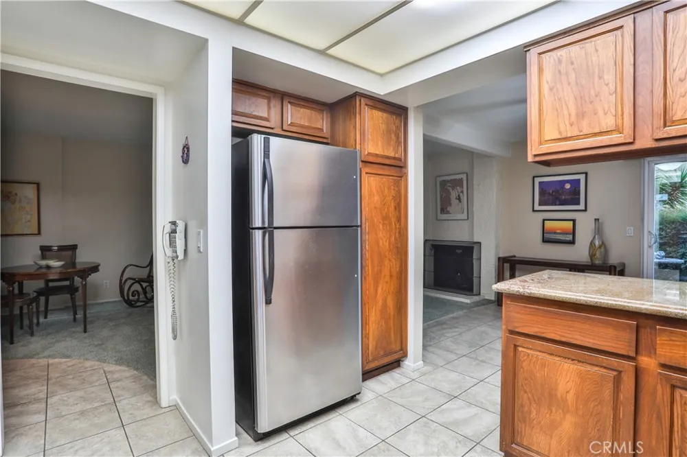 672 Greendale Lane Pomona, CA 91767