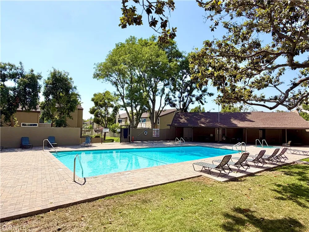 672 Greendale Lane Pomona, CA 91767