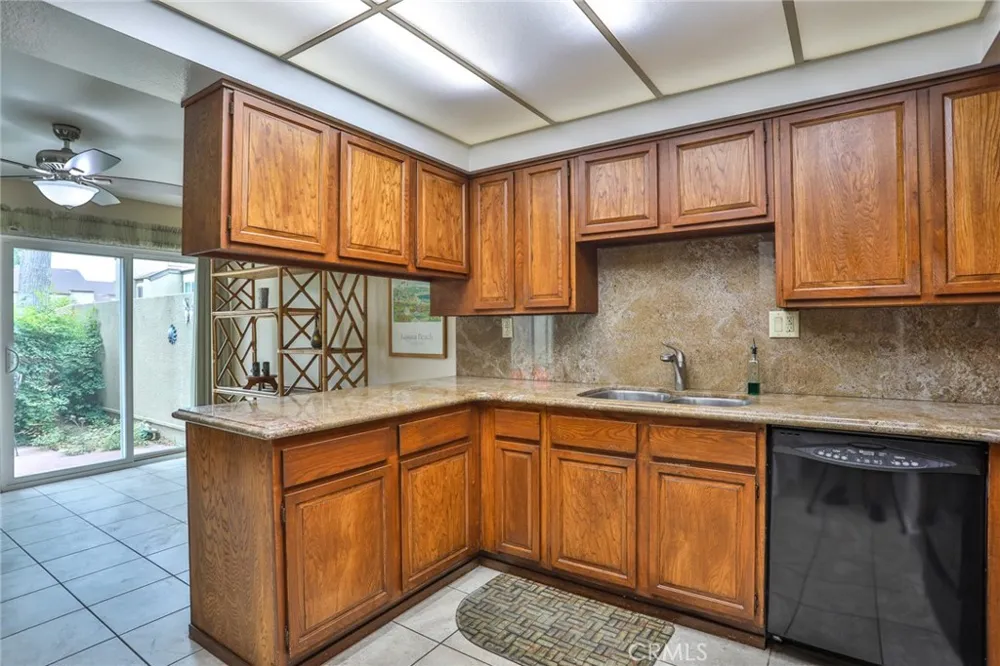 672 Greendale Lane Pomona, CA 91767