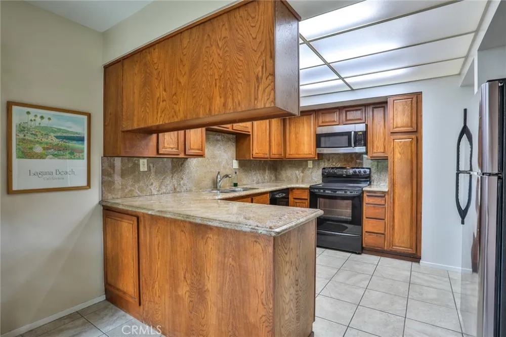 672 Greendale Lane Pomona, CA 91767