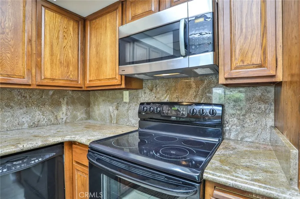 672 Greendale Lane Pomona, CA 91767