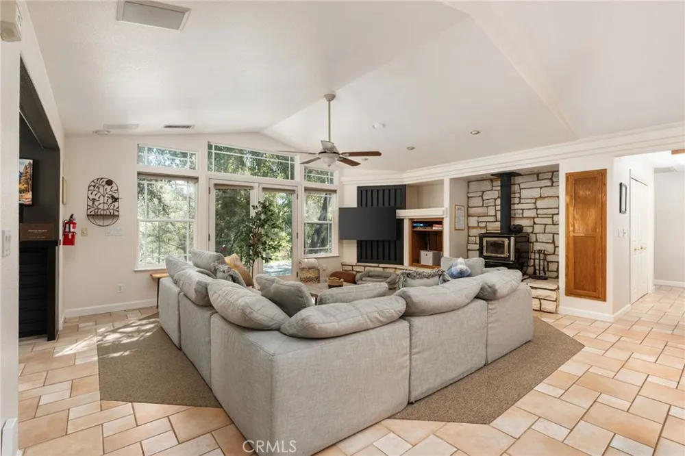 6657 Deer Park Midpines, CA 95345
