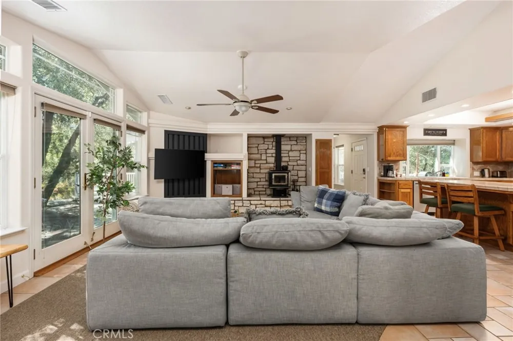 6657 Deer Park Midpines, CA 95345