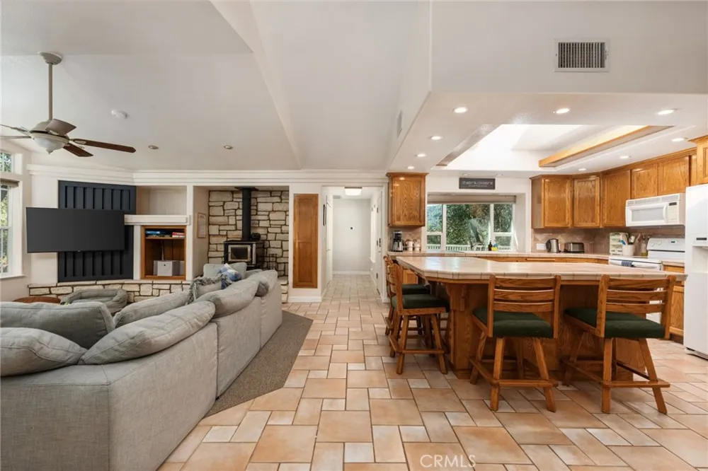 6657 Deer Park Midpines, CA 95345