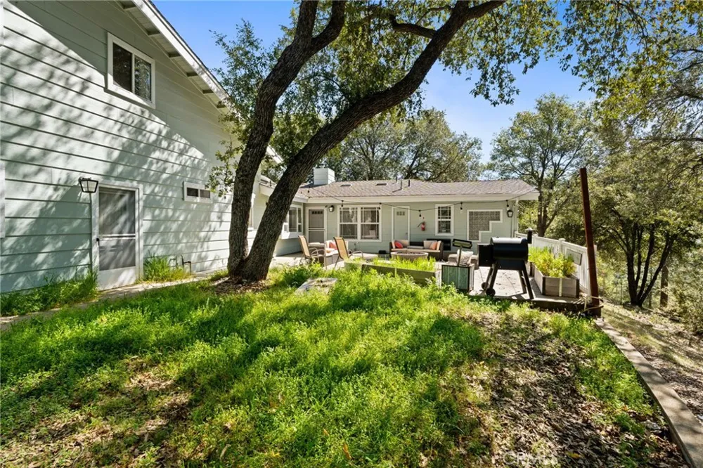 6657 Deer Park Midpines, CA 95345