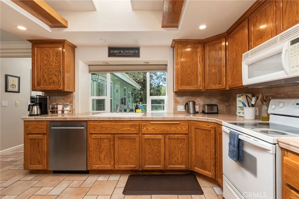 6657 Deer Park Midpines, CA 95345