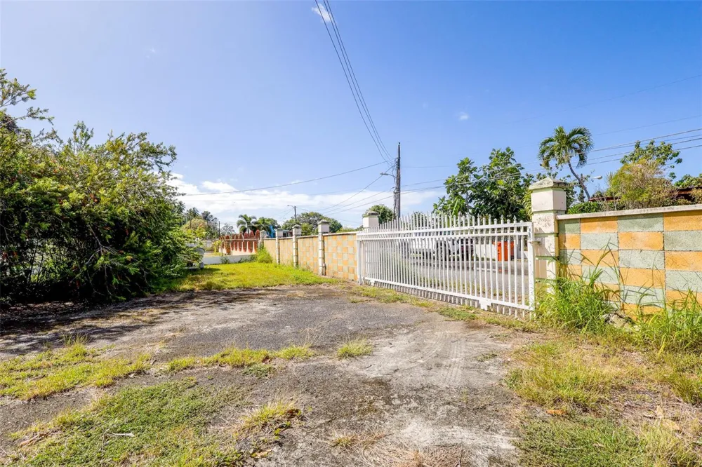 2244 REPARTO MATIAS Rincon, PR 00677
