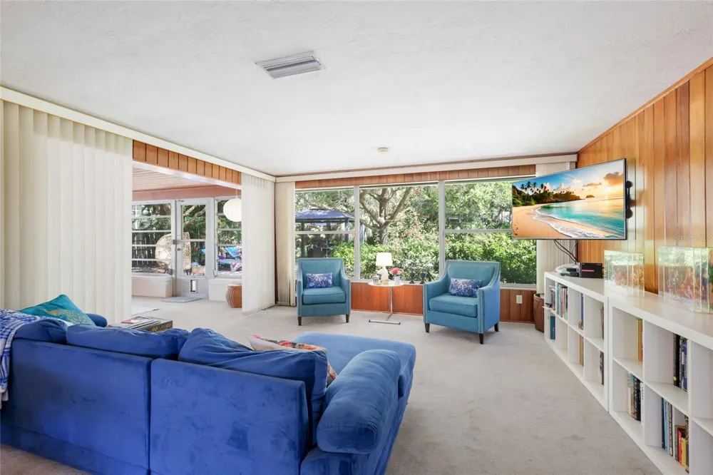 455 S SHORE DRIVE Sarasota, FL 34234