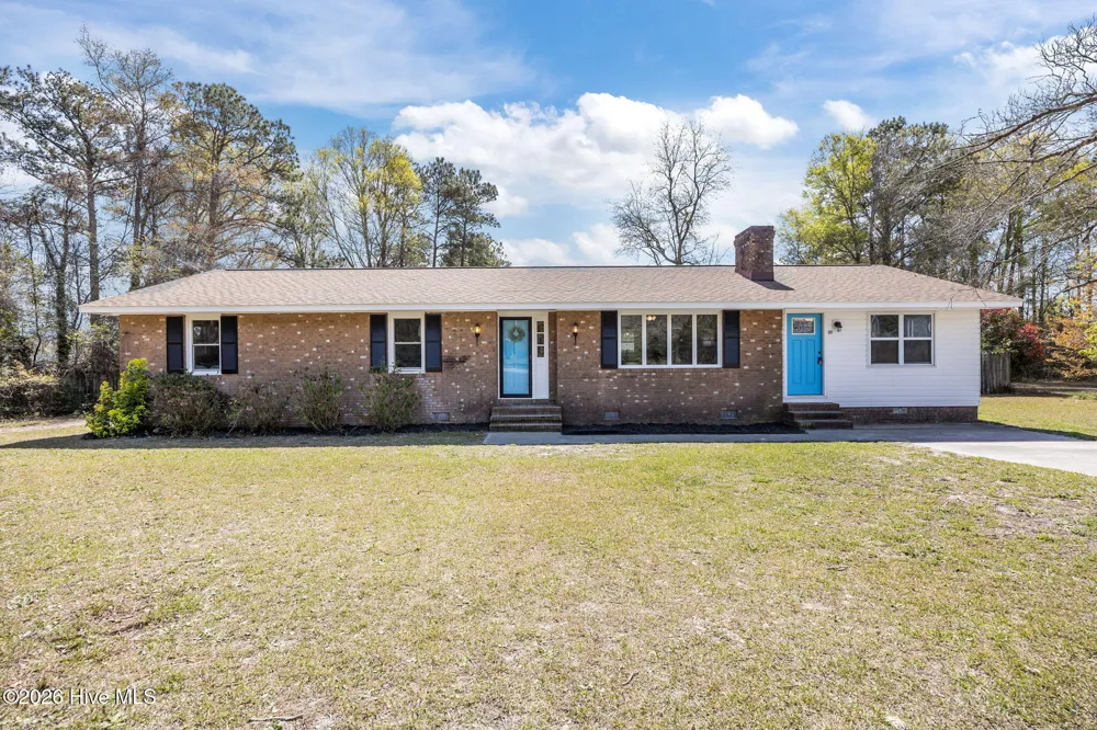 412 Crows Nest Lane Sneads Ferry, NC 28460