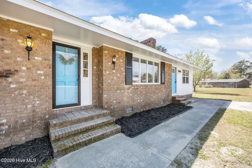 412 Crows Nest Lane Sneads Ferry, NC 28460