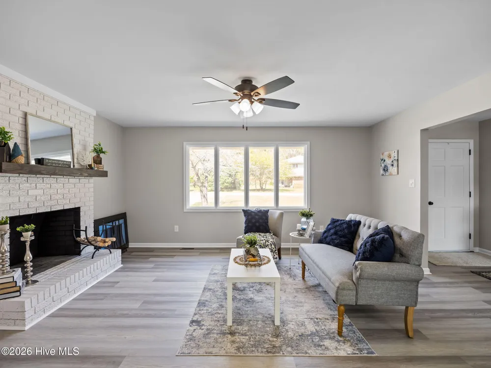 412 Crows Nest Lane Sneads Ferry, NC 28460