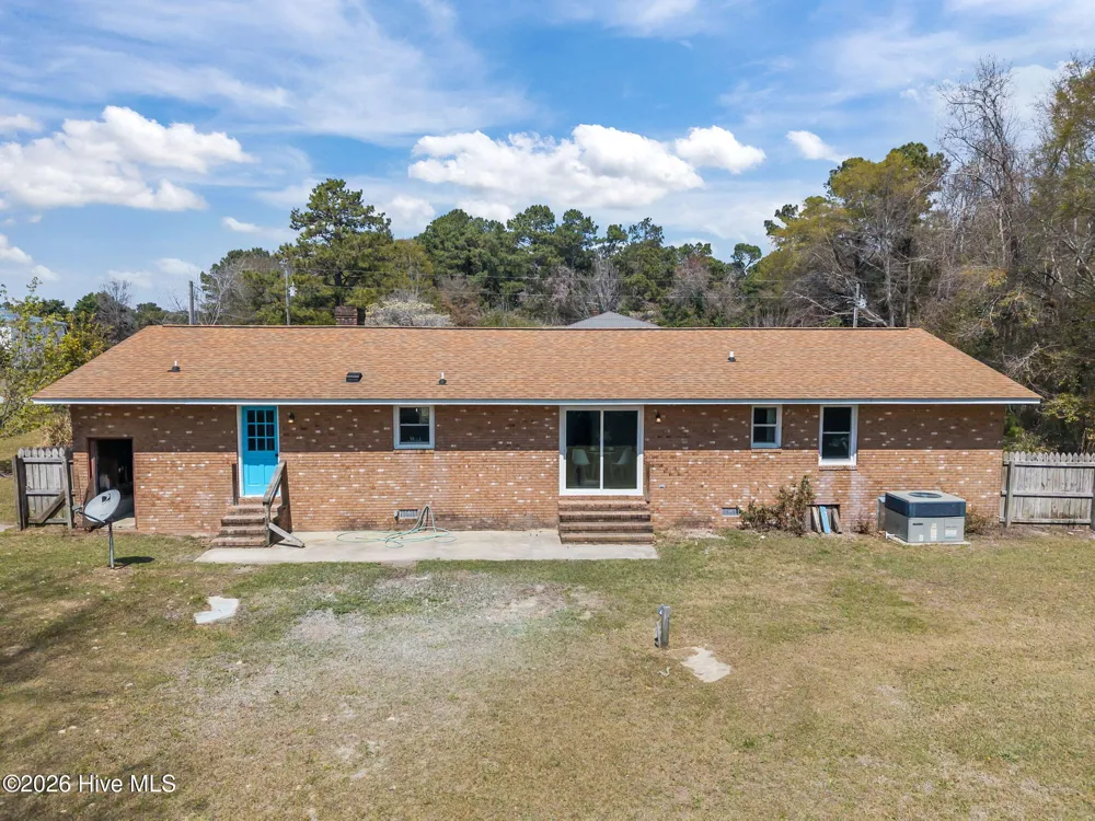 412 Crows Nest Lane Sneads Ferry, NC 28460