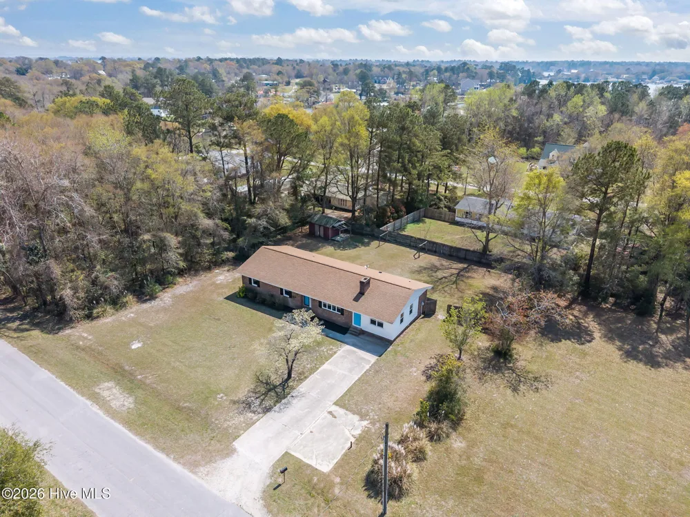 412 Crows Nest Lane Sneads Ferry, NC 28460