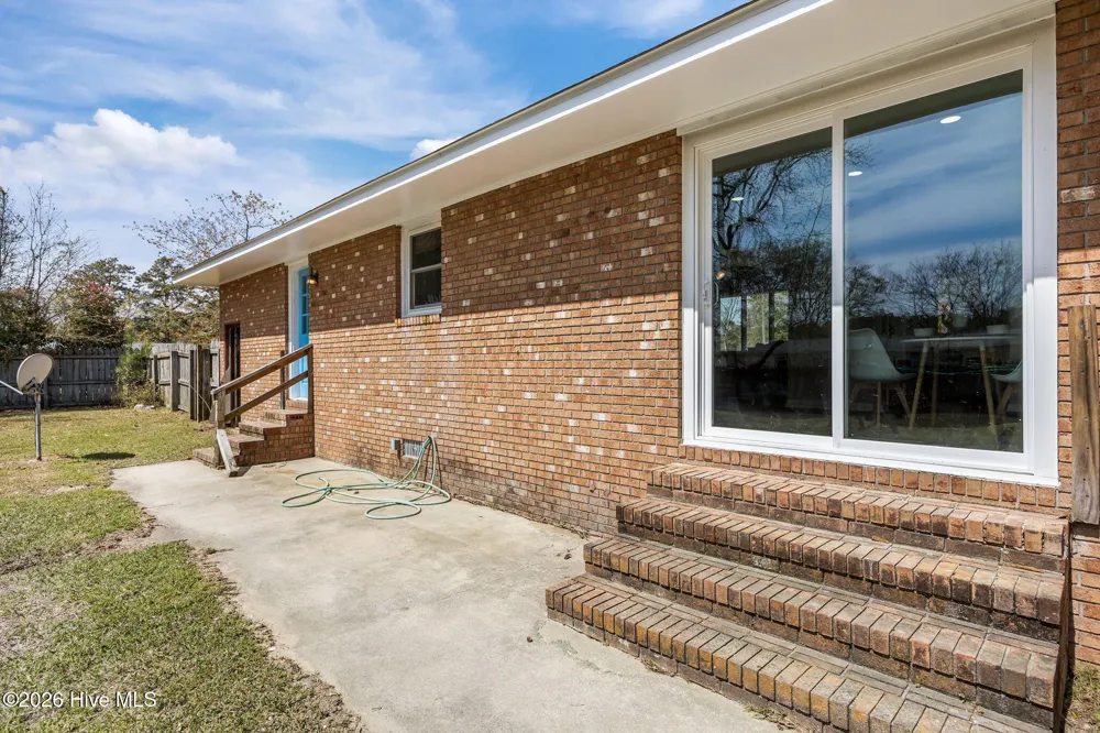 412 Crows Nest Lane Sneads Ferry, NC 28460