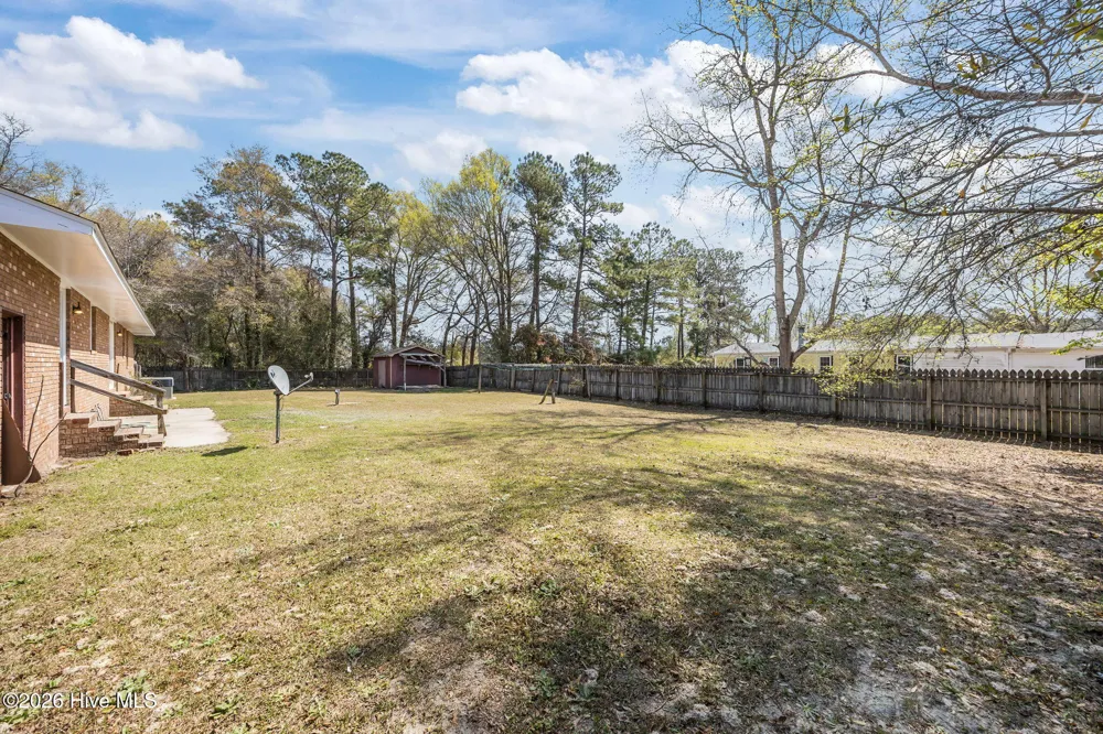 412 Crows Nest Lane Sneads Ferry, NC 28460