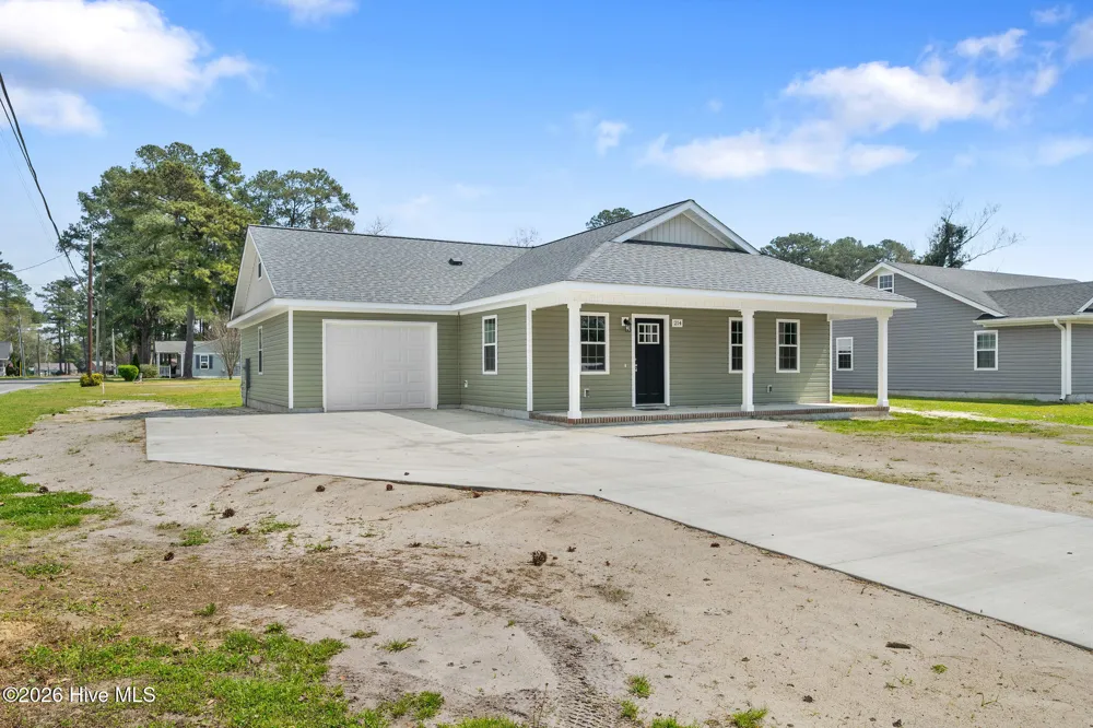 214 Walnut Street Rose Hill, NC 28458