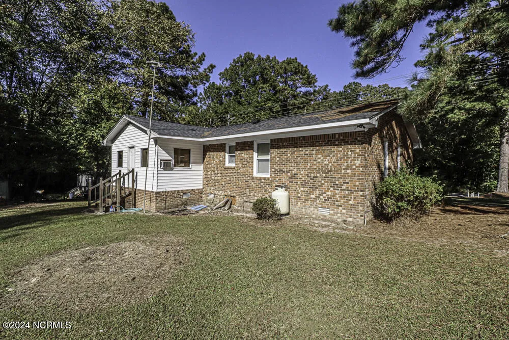 351 Wises Store Road Murfreesboro, NC 27855