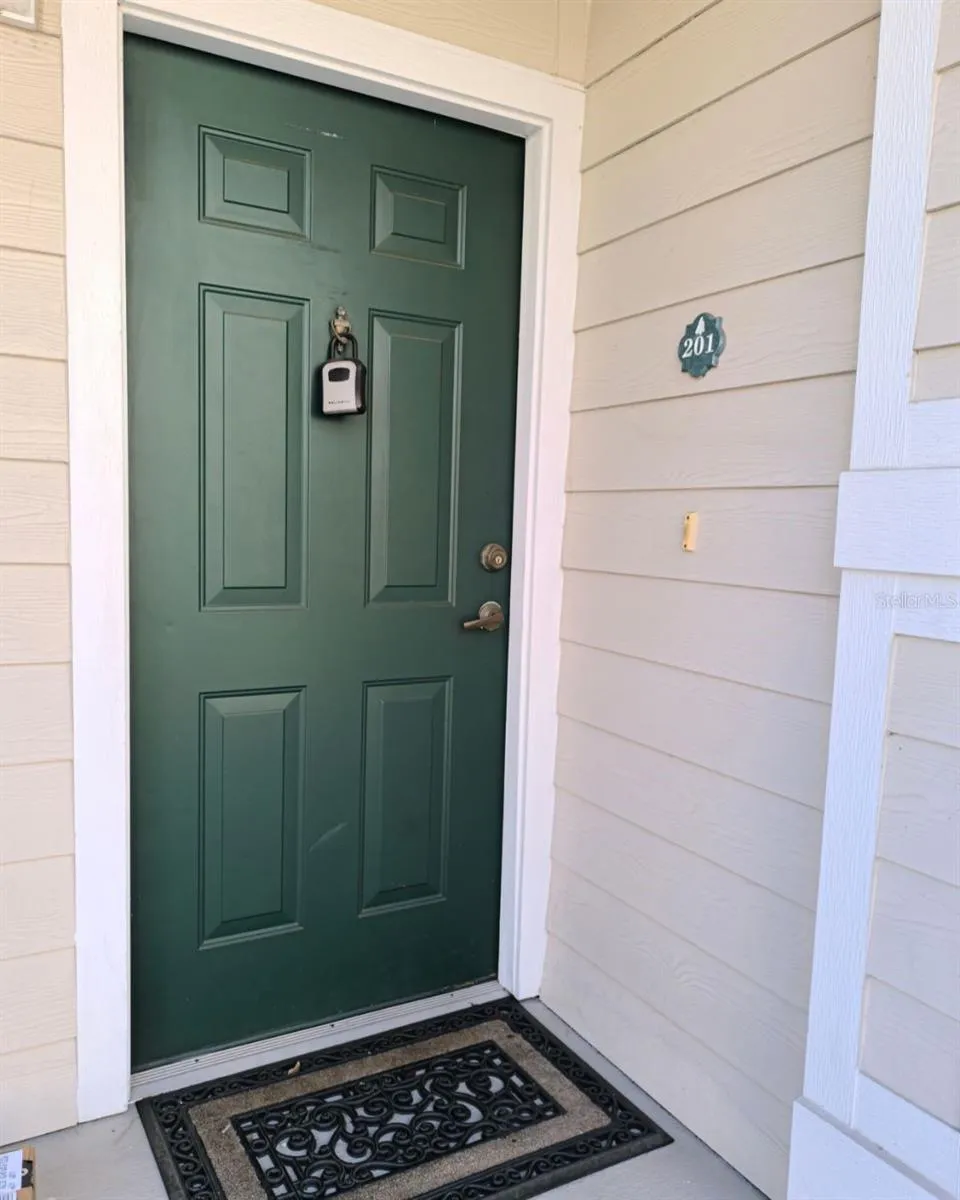 131 SOUTHERN PECAN CIRCLE #201 Winter Garden, FL 34787