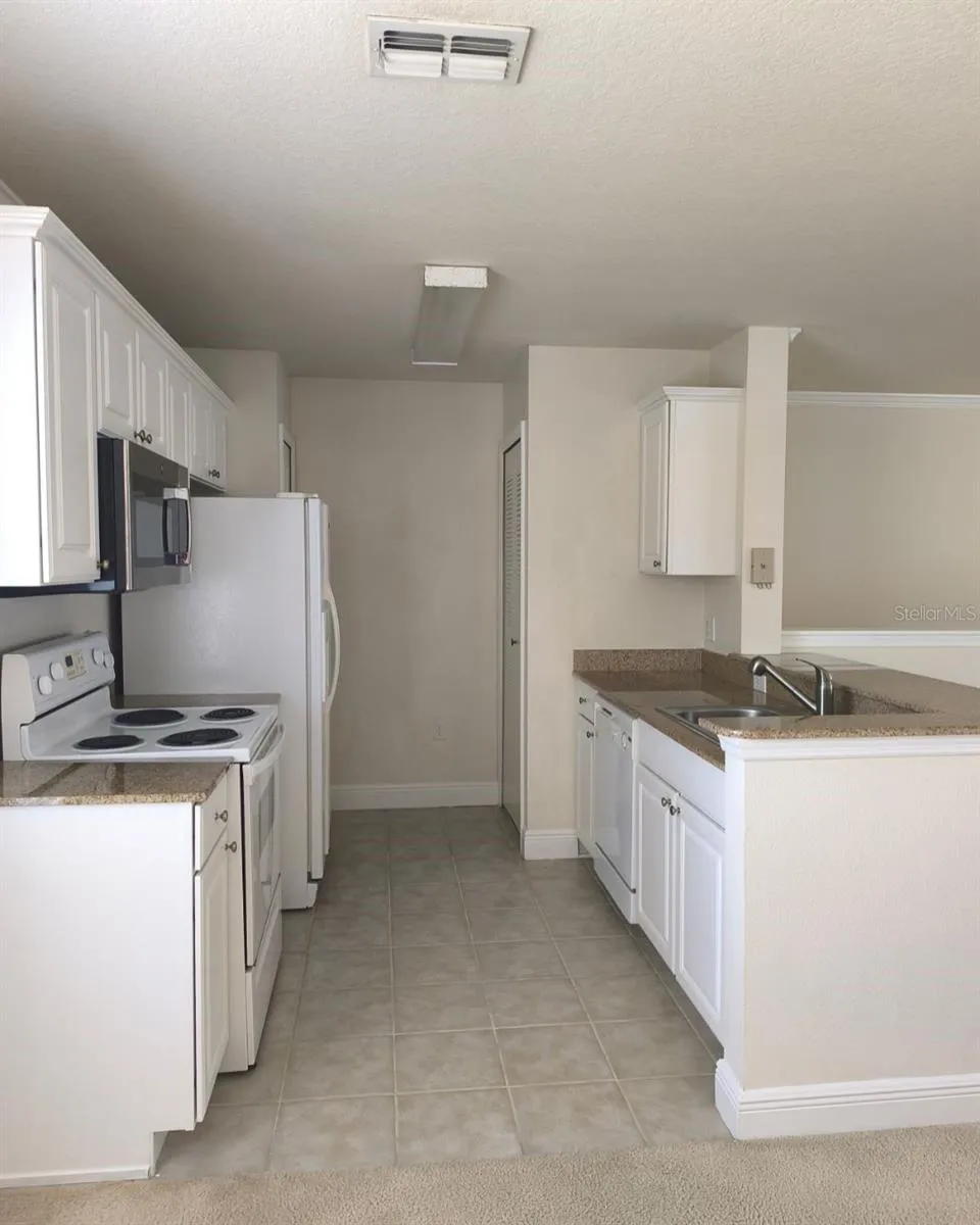 131 SOUTHERN PECAN CIRCLE #201 Winter Garden, FL 34787