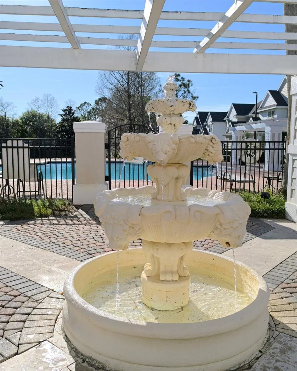 131 SOUTHERN PECAN CIRCLE #201 Winter Garden, FL 34787
