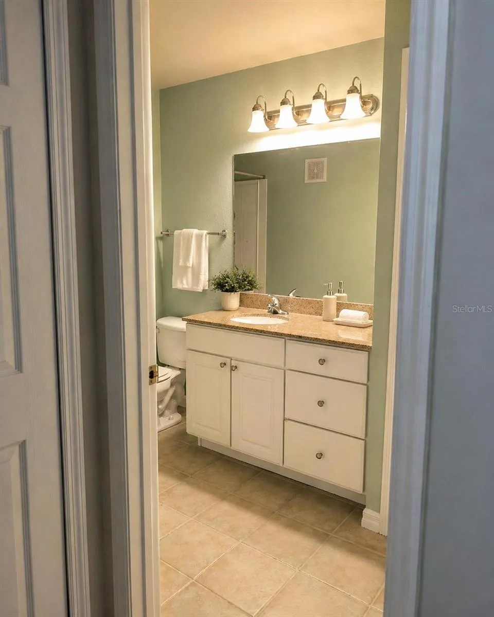131 SOUTHERN PECAN CIRCLE #201 Winter Garden, FL 34787
