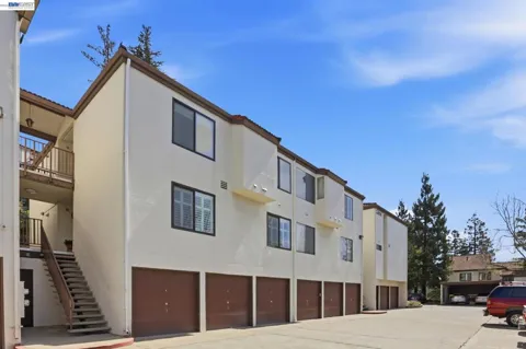 21109 Gary Dr #220