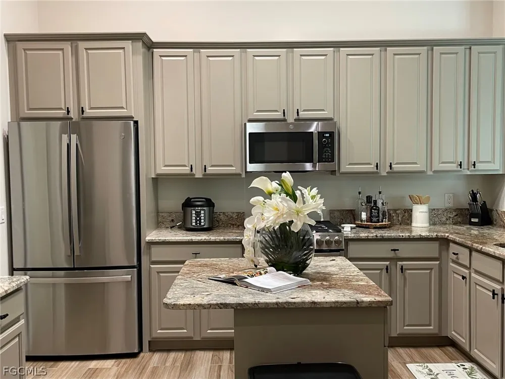 Cayman Court #2 Naples, FL 34119