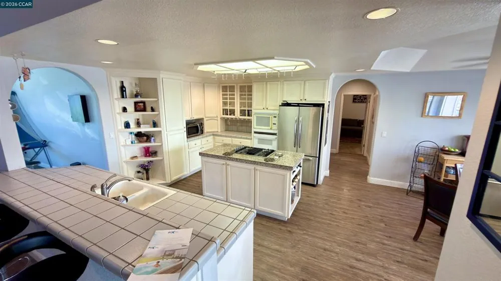 5593 Edgeview Dr Discovery Bay, CA 94505