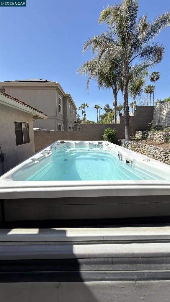 5593 Edgeview Dr Discovery Bay, CA 94505
