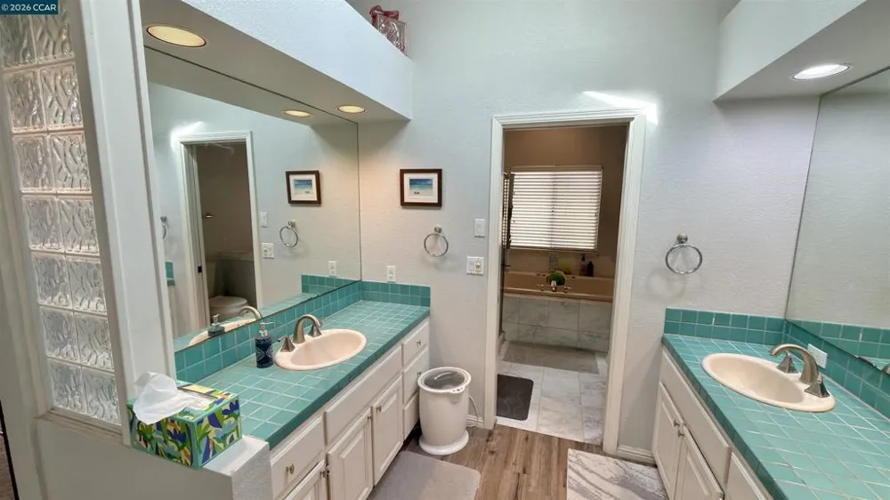 5593 Edgeview Dr Discovery Bay, CA 94505