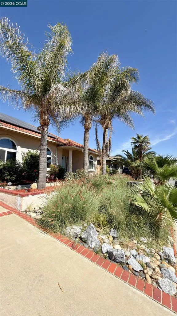 5593 Edgeview Dr Discovery Bay, CA 94505