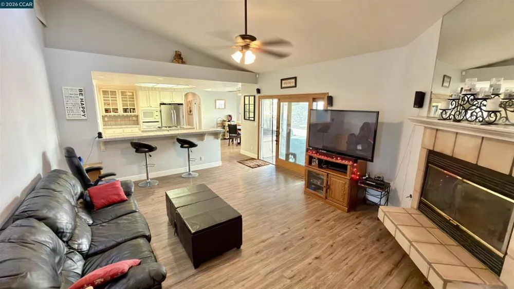 5593 Edgeview Dr Discovery Bay, CA 94505