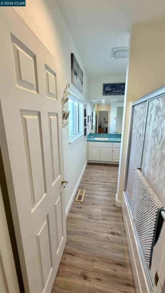 5593 Edgeview Dr Discovery Bay, CA 94505