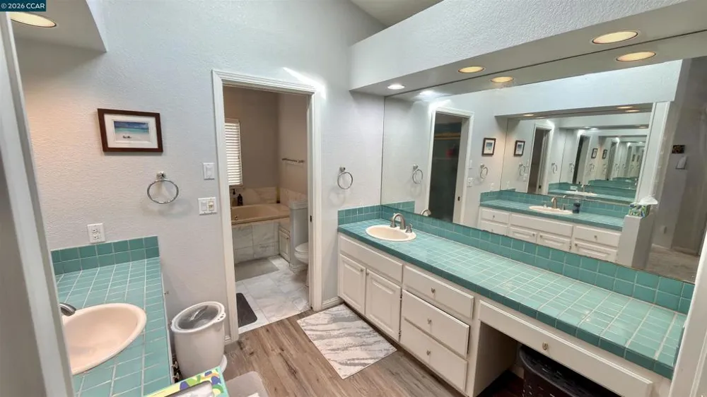 5593 Edgeview Dr Discovery Bay, CA 94505
