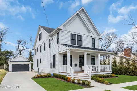 2017 5th Avenue