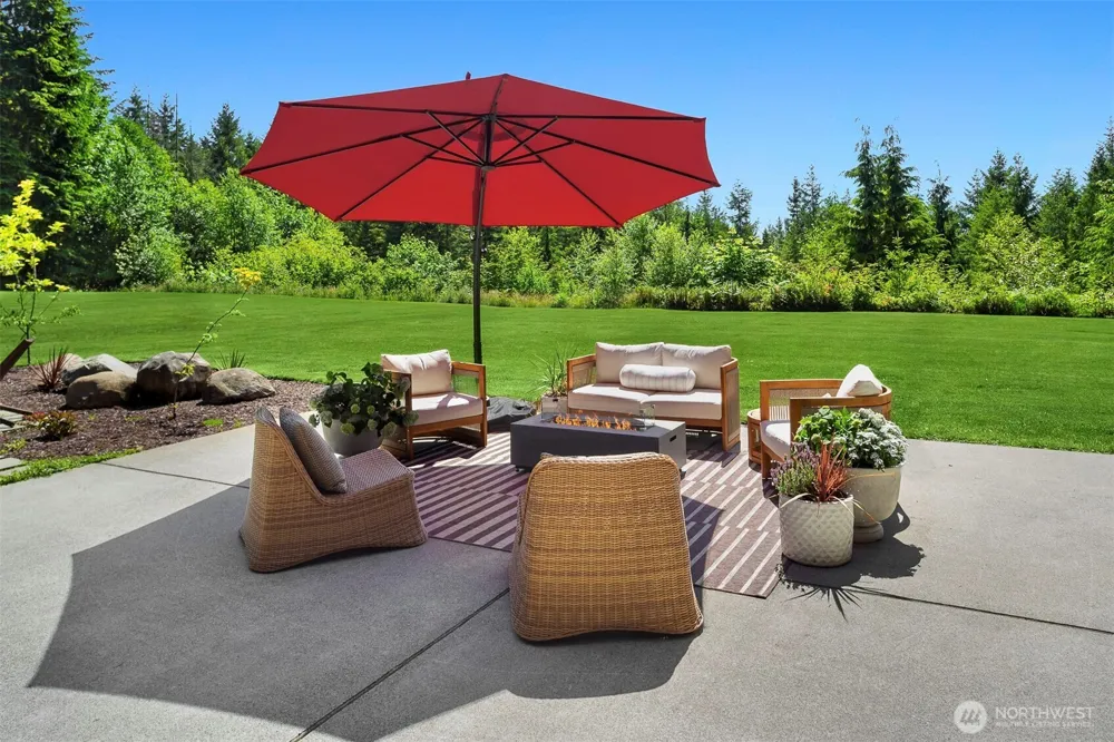 33310 NE 95th Place Carnation, WA 98014