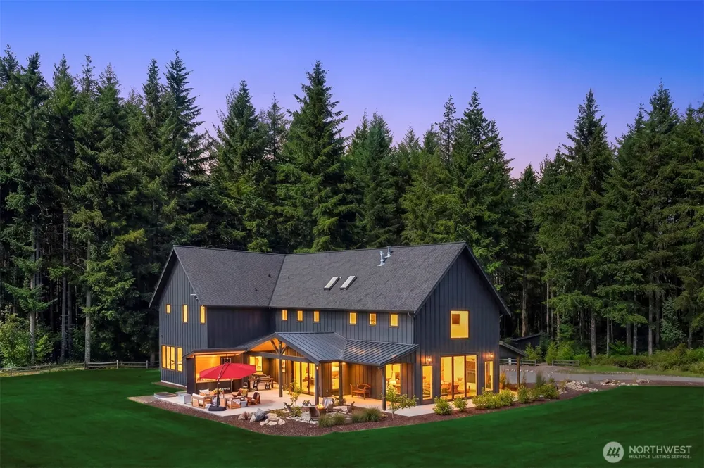 33310 NE 95th Place Carnation, WA 98014