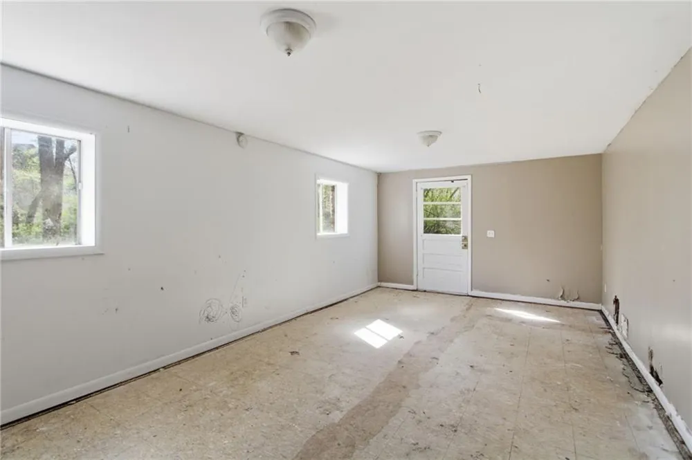 2459 Rockknoll Drive Conley, GA 30288