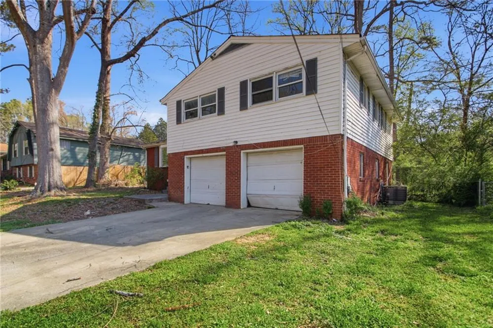 2459 Rockknoll Drive Conley, GA 30288