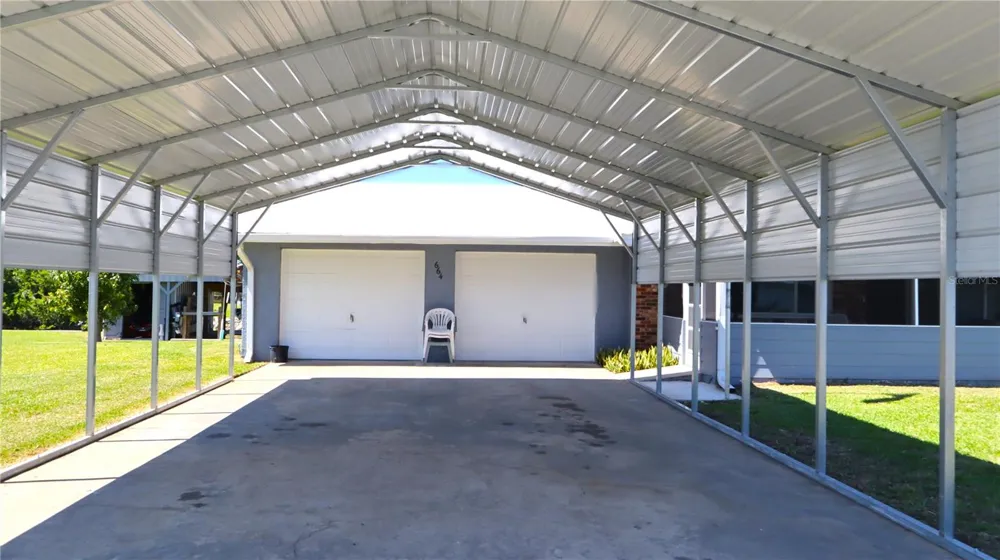 664 CR 467 Lake Panasoffkee, FL 33538