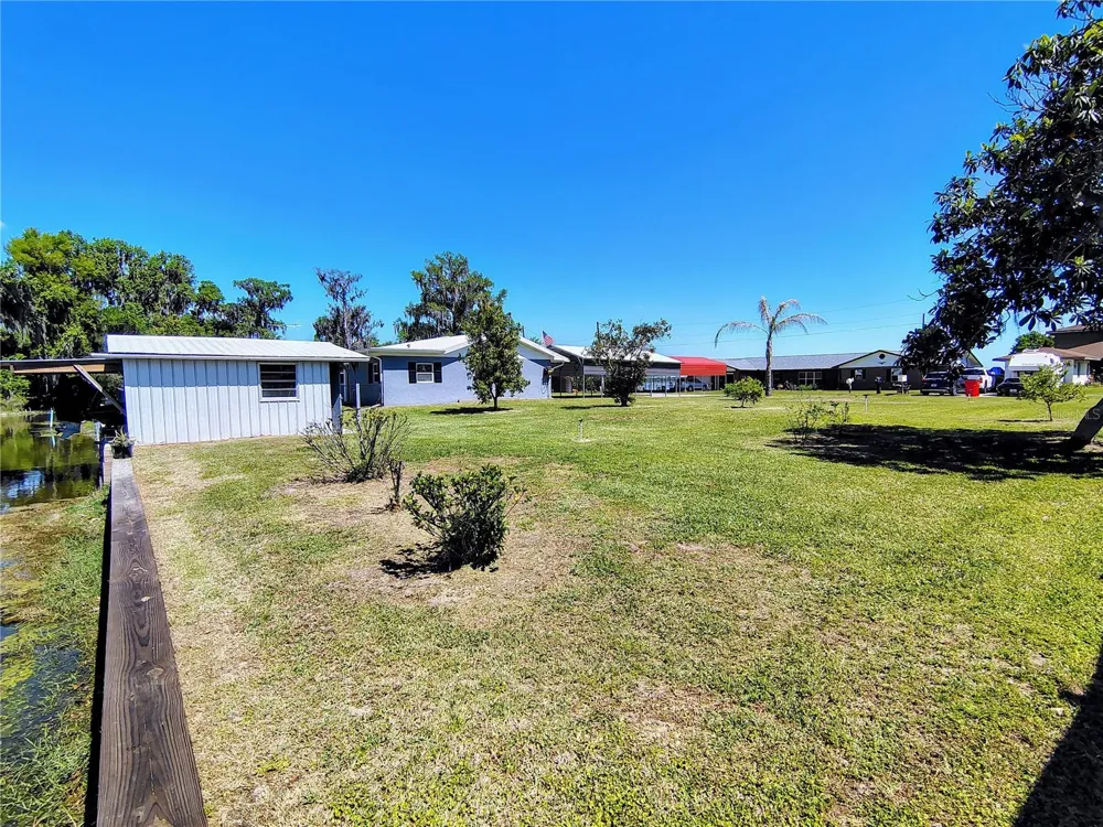 664 CR 467 Lake Panasoffkee, FL 33538