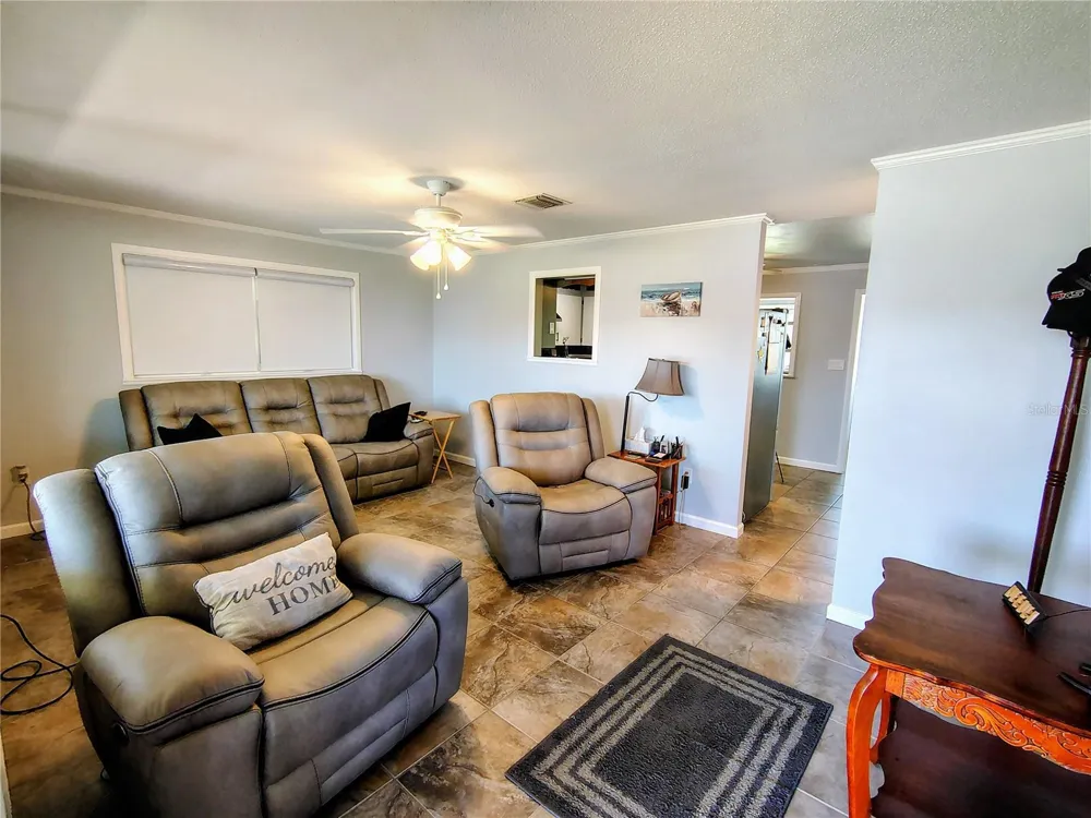 664 CR 467 Lake Panasoffkee, FL 33538
