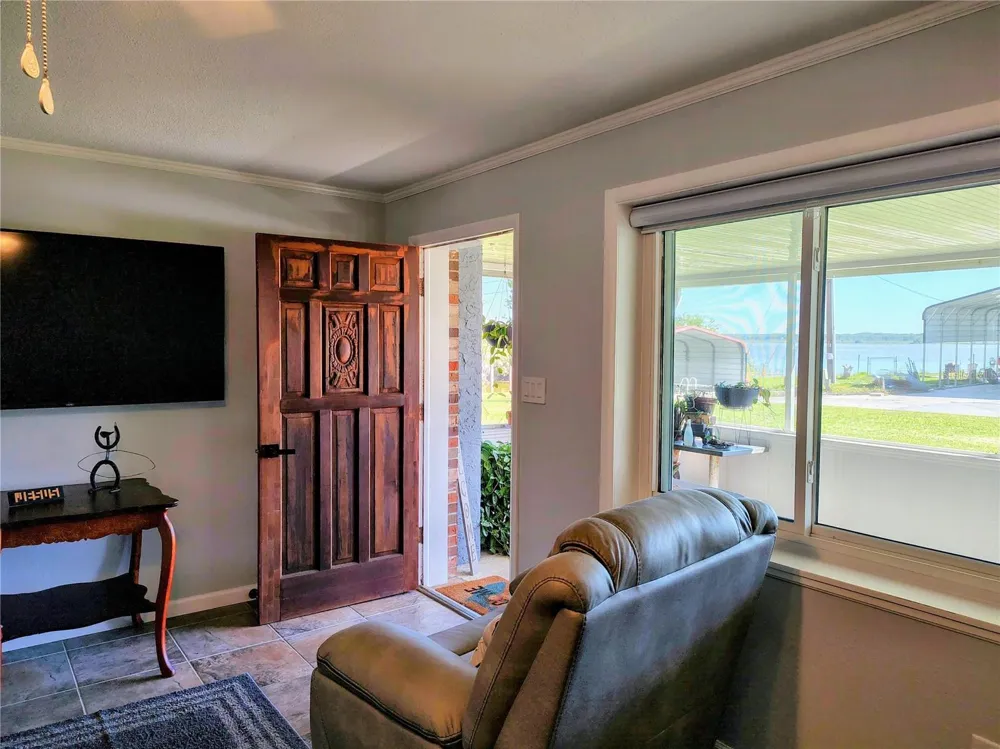 664 CR 467 Lake Panasoffkee, FL 33538