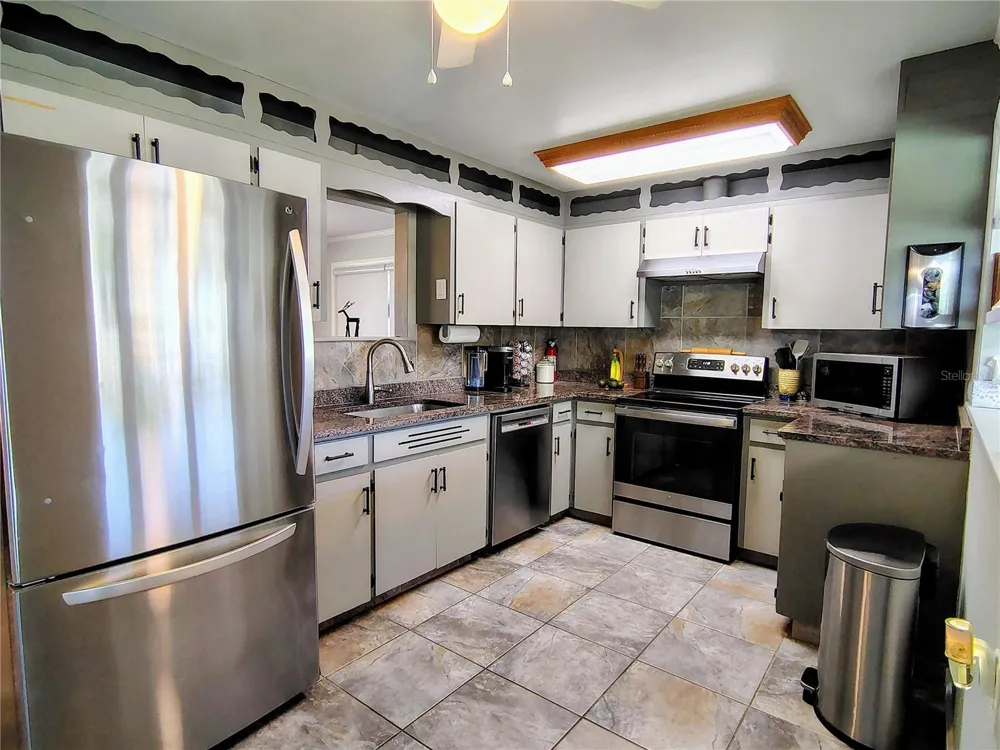 664 CR 467 Lake Panasoffkee, FL 33538