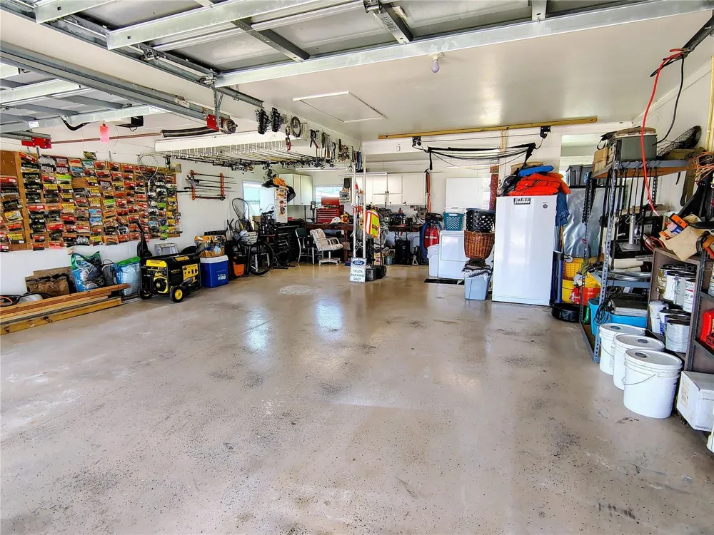 664 CR 467 Lake Panasoffkee, FL 33538
