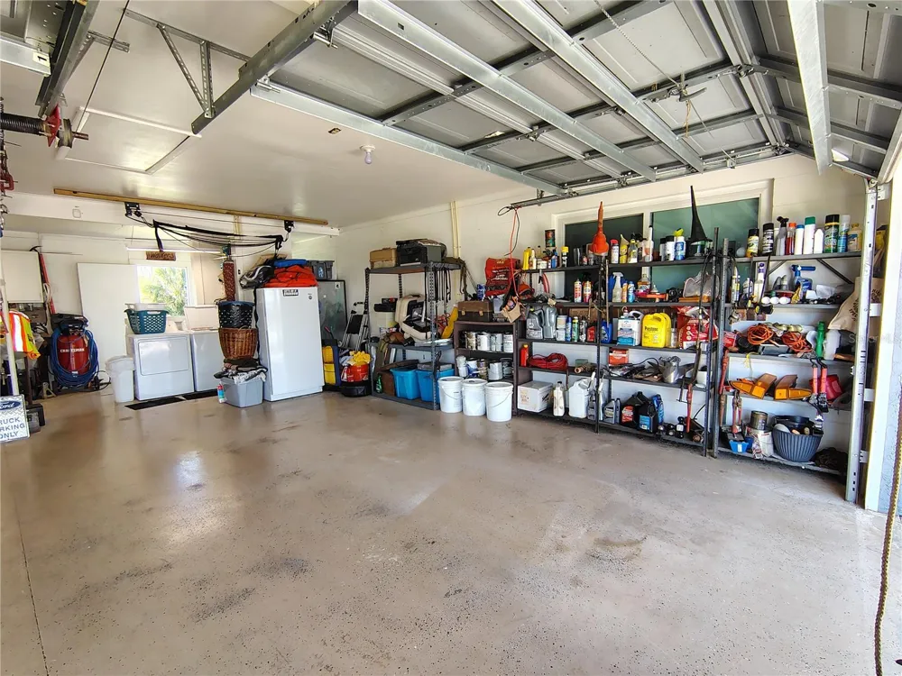 664 CR 467 Lake Panasoffkee, FL 33538