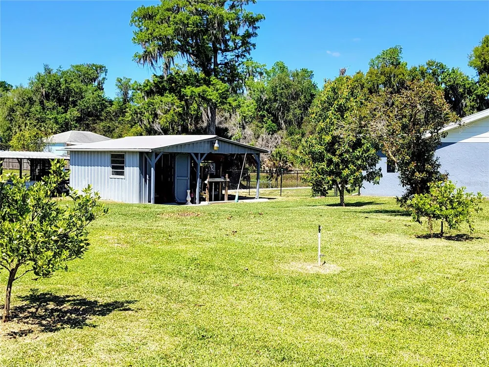 664 CR 467 Lake Panasoffkee, FL 33538