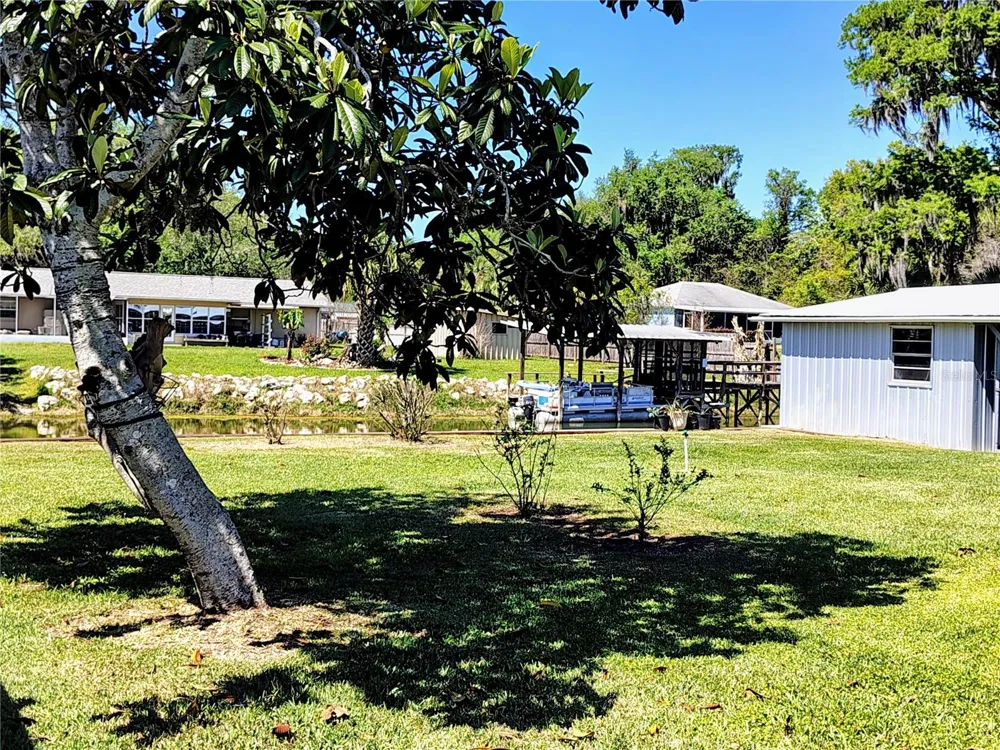 664 CR 467 Lake Panasoffkee, FL 33538
